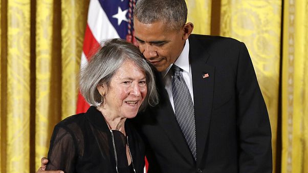 2015 wurde Louise Glück von Barack Obama geehrt 2015 wurde Louise Glück von Barack Obama geehrt