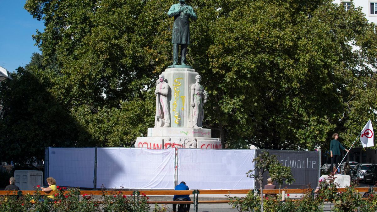 النصب التذكاري لكارل لوجر الواقع في فيينا