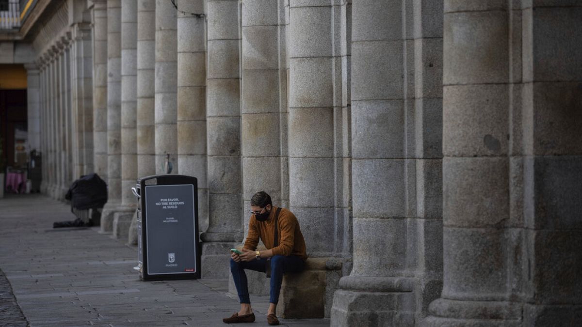 La solitudine ai tempi del Covid a Plaza Mayor, Madrid