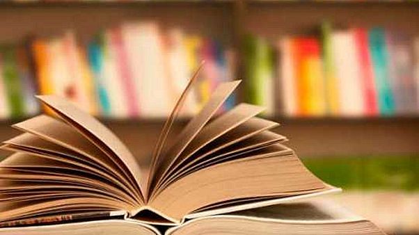 Pagine aperte su un mondo nuovo. Pagine aperte su un mondo nuovo.