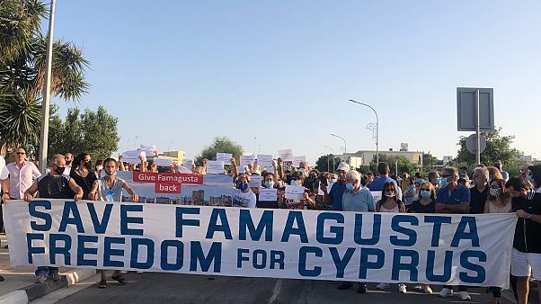 Εκδήωση διαμαρτυρίας για το άνοιγμα της παραλίας στα Βαρώσια Εκδήωση διαμαρτυρίας για το άνοιγμα της παραλίας στα Βαρώσια
