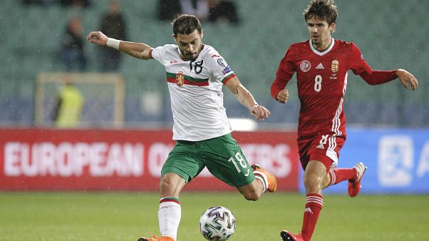 Nagy Ádám (piros mezben) most is hasznosan futballozott Nagy Ádám (piros mezben) most is hasznosan futballozott