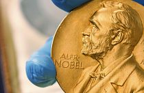ميدالية ذهبية لجائزة نوبل في بوغوتا، كولومبيا.