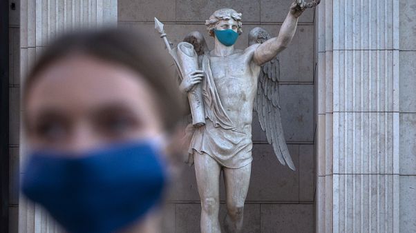 Во многих странах говорят о второй волне коронавируса, а люди ведут себя беззаботнее, чем весной Во многих странах говорят о второй волне коронавируса, а люди ведут себя беззаботнее, чем весной