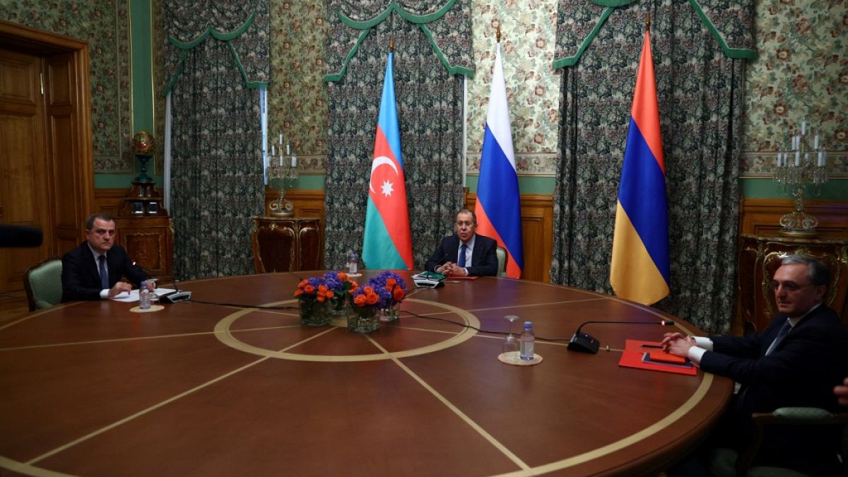 Azerbaycan ve Ermenistan dışişleri bakanları Moskova'da buluştu 