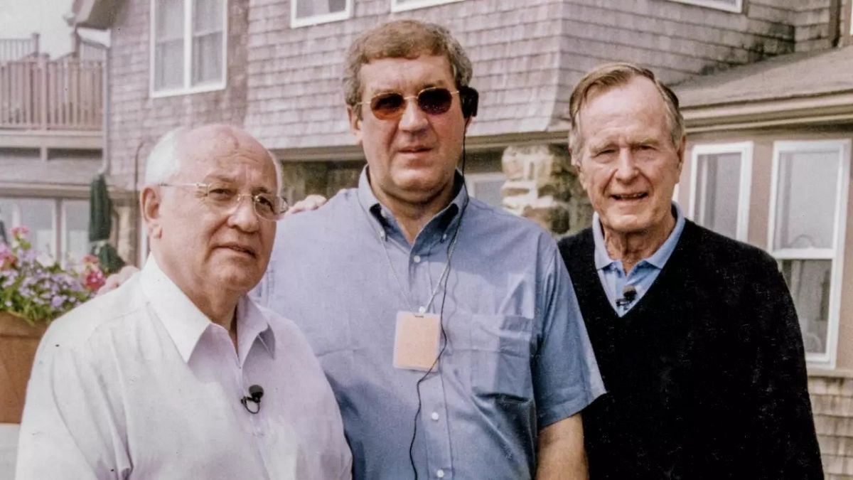 Gorbacsov és Bush társaságában Zolcer (középen) 2001-ben