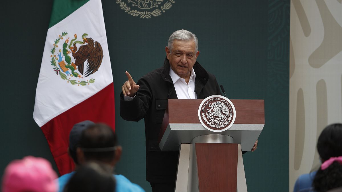 Andres Manuel Lopez Obrador en un acto en septiembre
