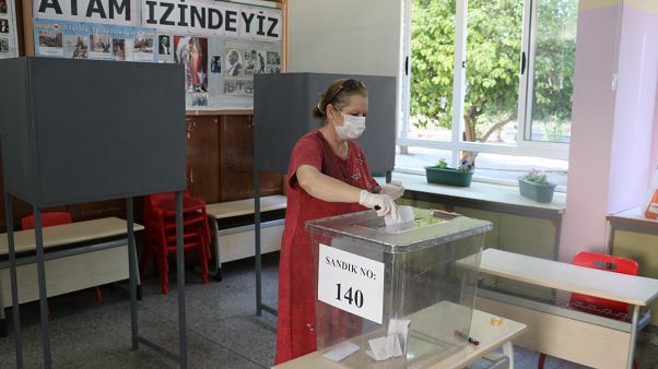 KKTC'de halk sandık başında KKTC'de halk sandık başında