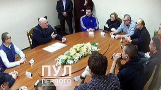 Lukasenka az ellenzék 11 képviselőjével