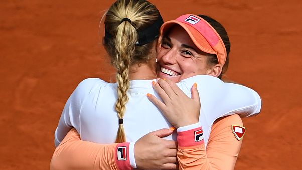 A Babos-Mladenovic páros a párizsi győzelem után A Babos-Mladenovic páros a párizsi győzelem után