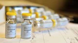 La foto de septiembre de 2020 proporcionada por Johnson & Johnson muestra una vacuna COVID-19 de una sola dosis que está siendo desarrollada por la compañía.