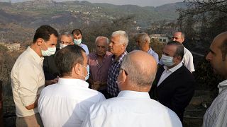 بشار الأسد يتحدث مع الأهالي في محافظة اللاذقية. 2020/10/13