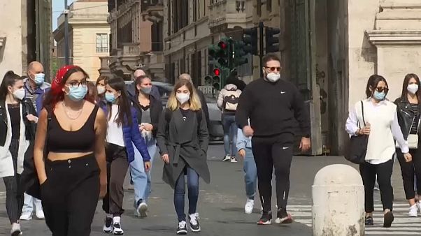 Europeus divididos sobre papel e importância da UE Europeus divididos sobre papel e importância da UE