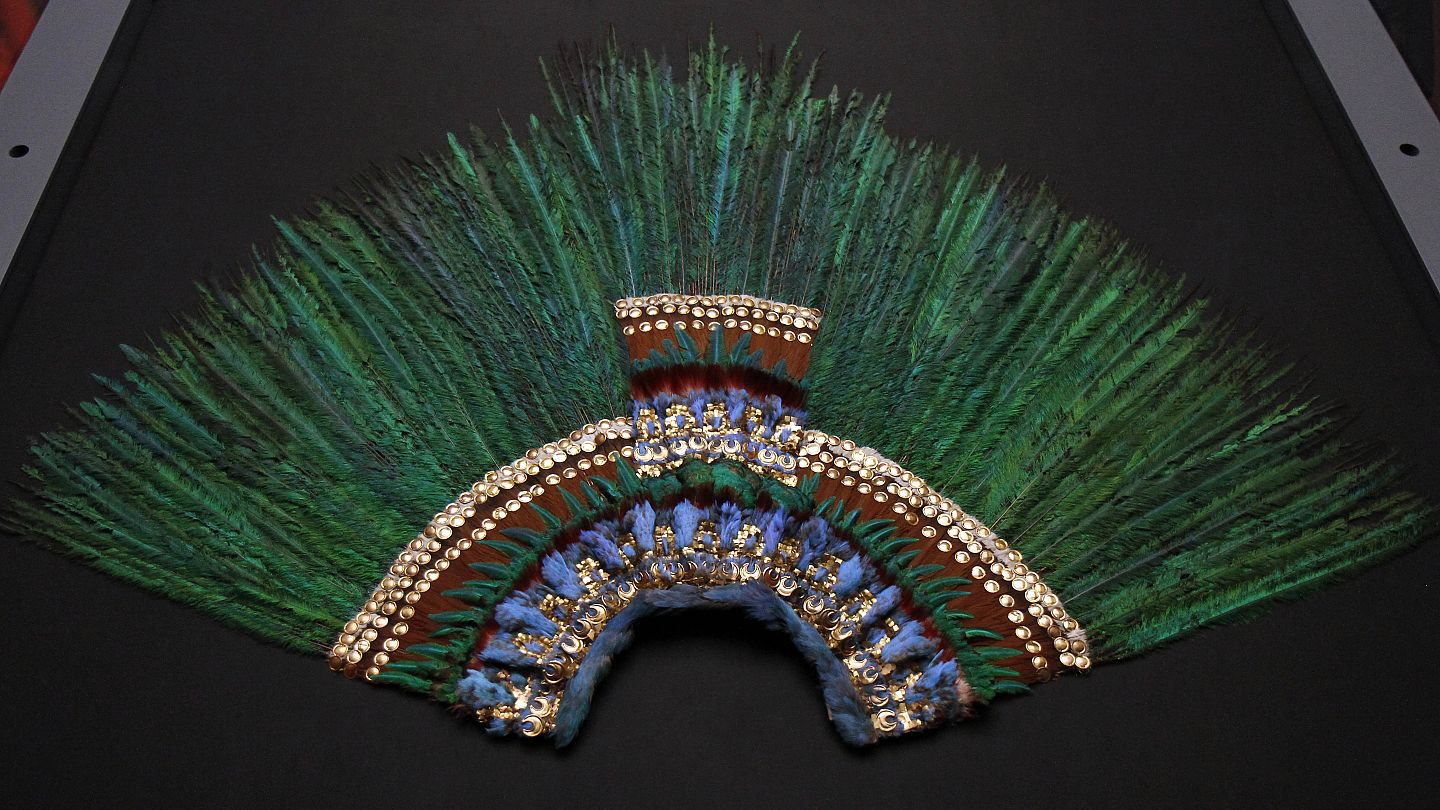 retrieve headdress of Aztec king 