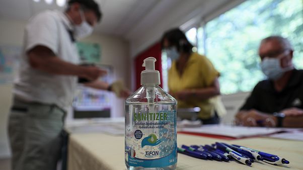 Covid-19 salgınıyla birlikte el temizleme jeli kullanımı arttı Covid-19 salgınıyla birlikte el temizleme jeli kullanımı arttı