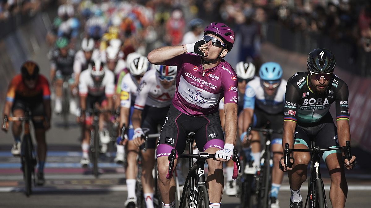Giro: Démare verhetetlen sprintben