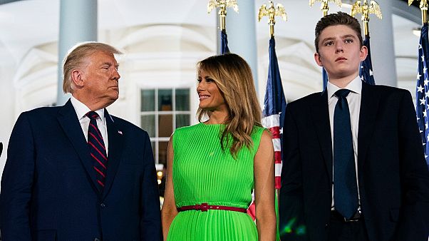 ABD Başkanı Donald Trump, eşi Melania Trump ve oğlu Barron Trump ABD Başkanı Donald Trump, eşi Melania Trump ve oğlu Barron Trump