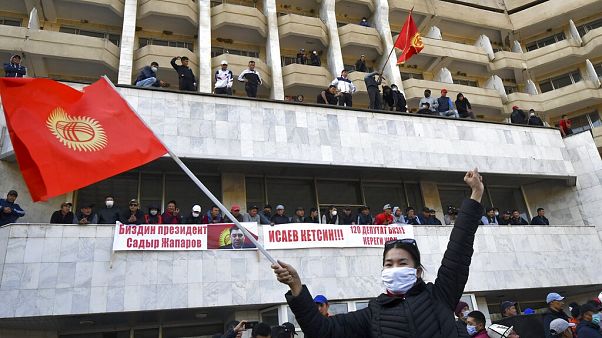 Kirghizistan nel caos: prende il potere il primo ministro Kirghizistan nel caos: prende il potere il primo ministro