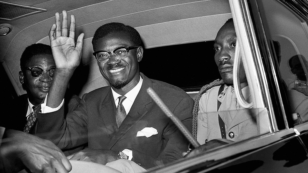 رئيس وزراء الكونغو باتريس لومومبا على الطريق من مطار نيويورك للتحدث أمام مجلس الأمن في الأمم المتحدة. 1960/07/24