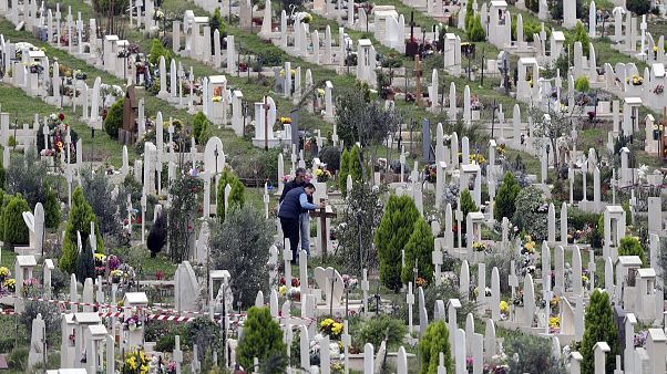 Kürtaj ile alınan fetüs mezarları İtalya'yı şoke etti Kürtaj ile alınan fetüs mezarları İtalya'yı şoke etti