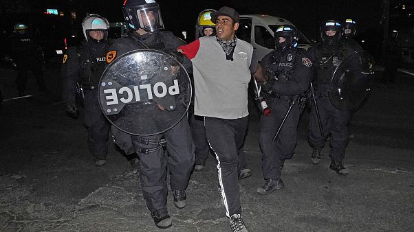 عناصر من الشرطة الأمريكية عناصر من الشرطة الأمريكية