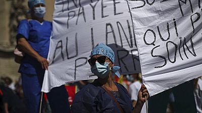 Egészségügyi dolgozók tüntetése Franciaországban, 2020 nyarán