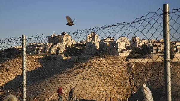 عمليات بناء في إحدى المستوطنات الإسرائيلية عمليات بناء في إحدى المستوطنات الإسرائيلية