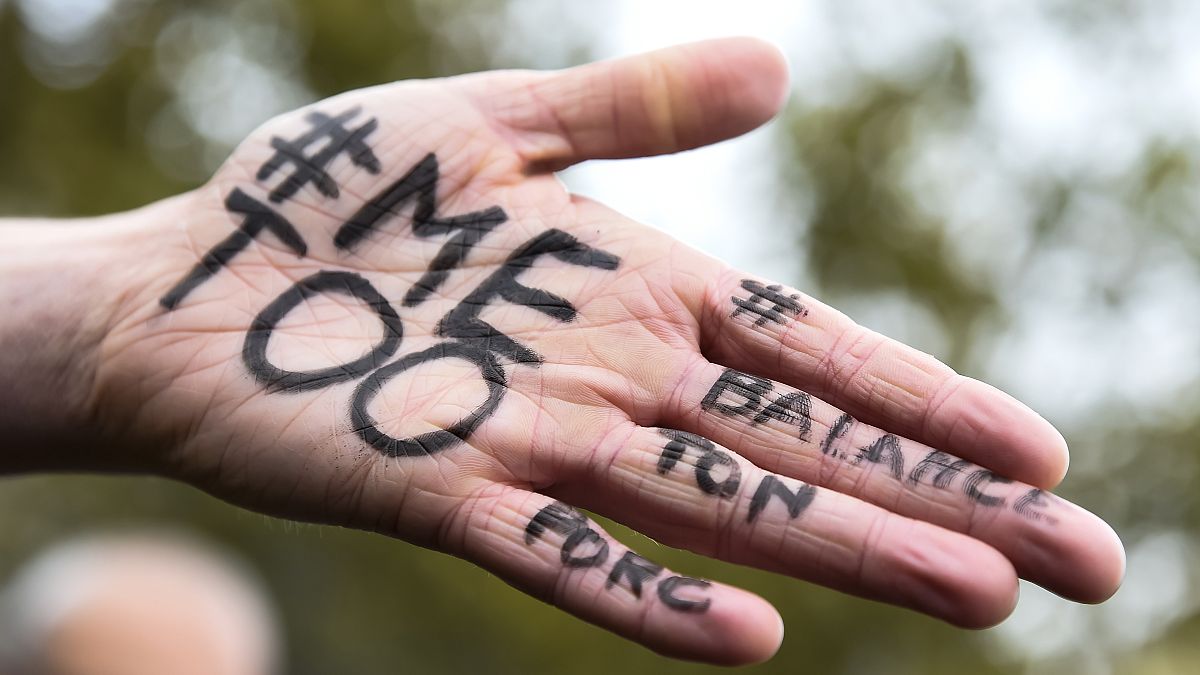 #MeToo et #BalanceTonPorc, deux mouvements de libération de la parole des femmes face au harcèlement.
