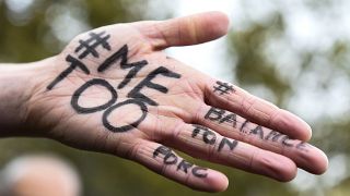 #MeToo et #BalanceTonPorc, deux mouvements de libération de la parole des femmes face au harcèlement.