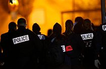 ماموران پلیس در محل حادثه سر بریدن یک معلم در نزدیکی پاریس