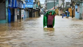 ویدئو؛ طوفان و سیل در ویتنام ده‌ها نفر را به کام مرگ برد