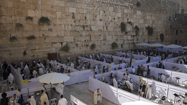Lockerungen in Israel - Verstöße bei Ultra-Orthodoxen Lockerungen in Israel - Verstöße bei Ultra-Orthodoxen