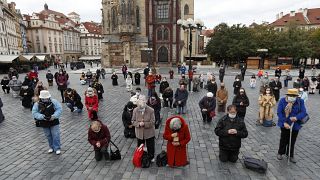 Multitudinaria misa en exteriores en Praga, el domingo 18 de octubre de 2020.