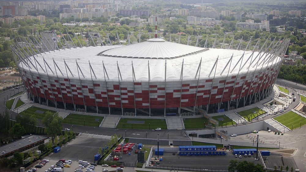 Polonia convertirá el estadio de Varsovia en un hospital COVID-19 temporal