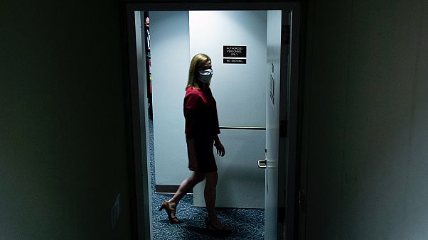 Amy Coney Barrett szenátusi meghallgatására érkezik Amy Coney Barrett szenátusi meghallgatására érkezik