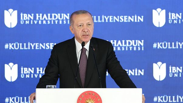 Cumhurbaşkanı Recep Tayyip Erdoğan, İbn Haldun Üniversitesi Külliyesi Açılış Töreni'ne katılarak konuşma yaptı. Cumhurbaşkanı Recep Tayyip Erdoğan, İbn Haldun Üniversitesi Külliyesi Açılış Töreni'ne katılarak konuşma yaptı.