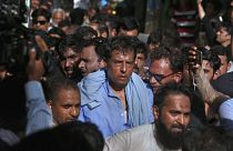 Pakistan polisi, ülkenin kurucusu Muhammed Ali Cinnah'ın mezarında orduya karşı sloganlar gruba liderlik eden Muhammed Safdar'ı tutukladı.