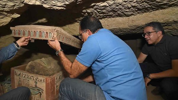 Mısır Başbakan Mustafa Badbouly bölgede bulunan tarihi eserleri inceledi Mısır Başbakan Mustafa Badbouly bölgede bulunan tarihi eserleri inceledi