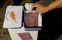 Arany útlevelek: az Európai Parlament 2025-ig kivezetné ezeket az okmányokat