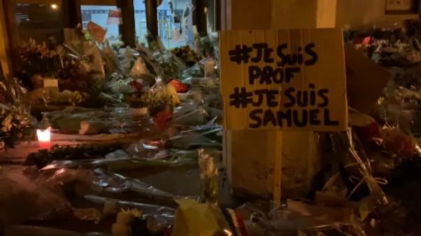 Lehrermord bei Paris: Imame bedauern Lehrermord bei Paris: Imame bedauern