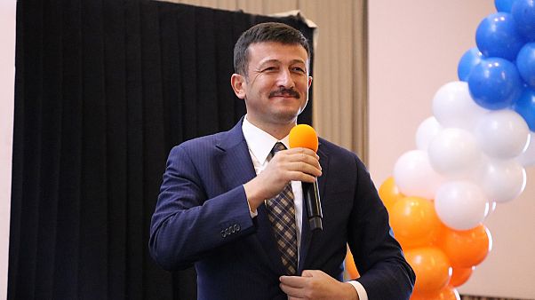 AK Parti Genel Başkan Yardımcısı Hamza Dağ, Covid-19 testinin pozitif çıktığını duyurdu. AK Parti Genel Başkan Yardımcısı Hamza Dağ, Covid-19 testinin pozitif çıktığını duyurdu.