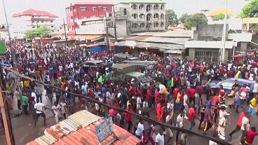 شاهد: احتفالات في غينيا بعد إعلان مرشح المعارضة فوزه بانتخابات الرئاسة 