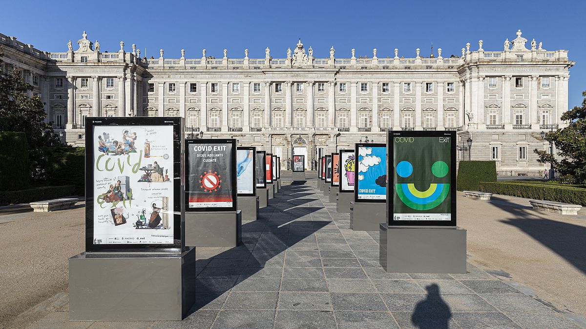 Madrid Gráfica, "invade" varios espacios públicos de la capital española como el Palacio Real