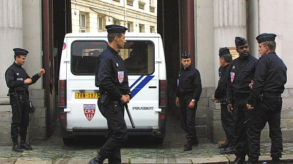Fransa'da polis operasyonu Fransa'da polis operasyonu