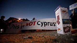 احتجاجات ضد الفساد المرتبط ببرامج بيع جوازات  السفر الذهبية في قبرص