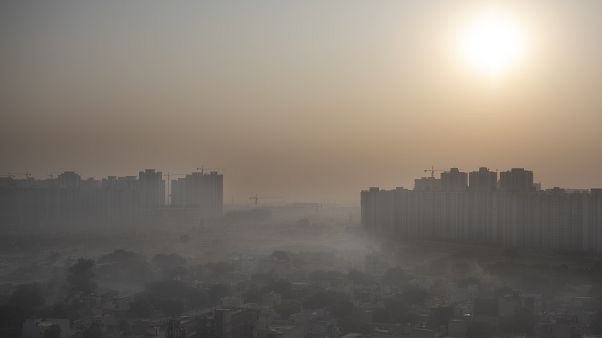 الضبان يلف العاصمة الهندية نيودلهي إحدى أكثر المدن تلوثا في العالم. 2020/10/16 الضبان يلف العاصمة الهندية نيودلهي إحدى أكثر المدن تلوثا في العالم. 2020/10/16