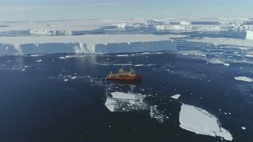 تغییرات اقلیمی: کشف تأثیر جریان‌های آب گرم بر ذوب شدن یخ‌های قطبی