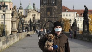 Bucarest se confina y la República Checa estrena restricciones