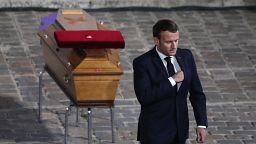 Emotivo homenaje nacional en Francia al profesor Paty