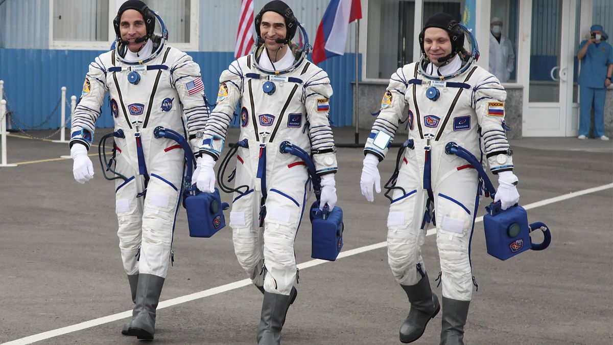 (From left) Chris Cassidy, Anatoly Ivanishin and Ivan Vagner ahead of their mission